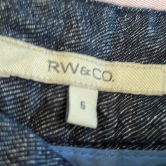 Linen pants with denim look slight flare. Side Zipper/hook closure. No stretch - Picture 2 of 12